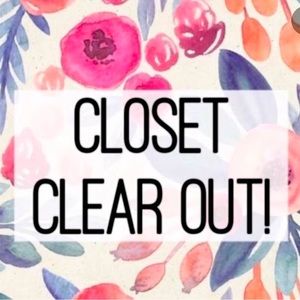 It’s time ladies!!!!! My closet clean out is on!